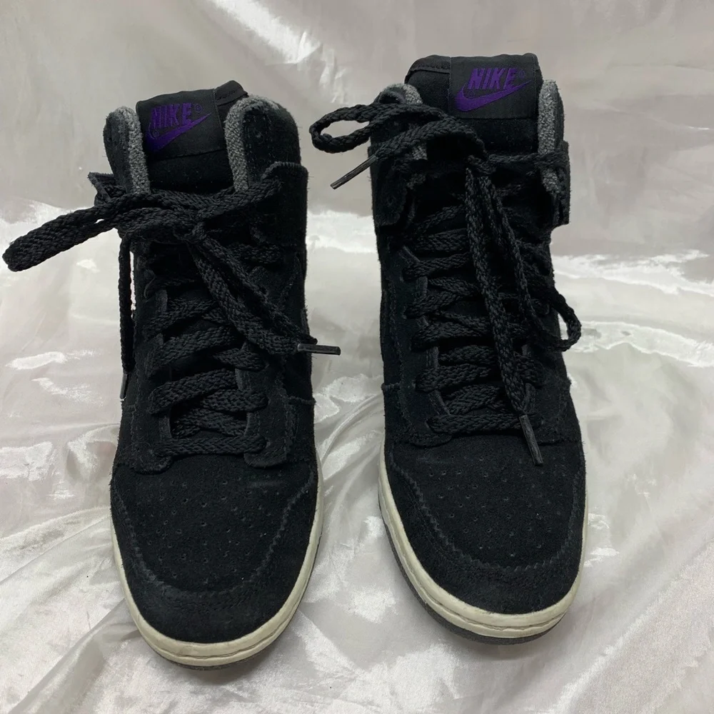 Nike Black and Purple Women's Sneakers - Picture 2 of 6